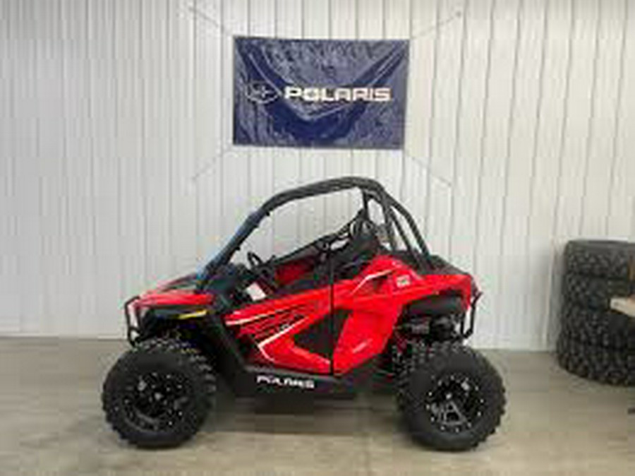 2026 RZR 200 EFI INDY RED - Polaris