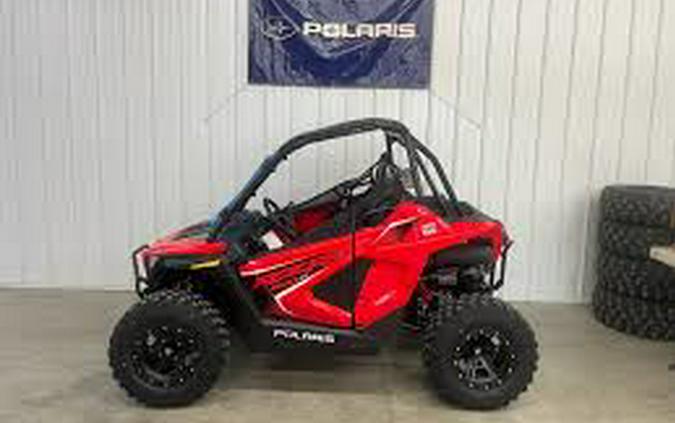 2026 RZR 200 EFI INDY RED - Polaris