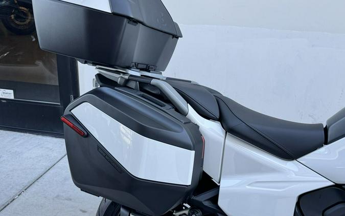 2026 BMW R 1300 RT Alpine White 3