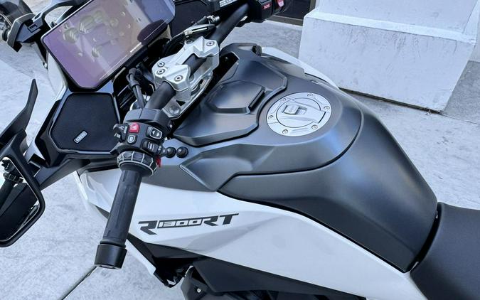 2026 BMW R 1300 RT Alpine White 3
