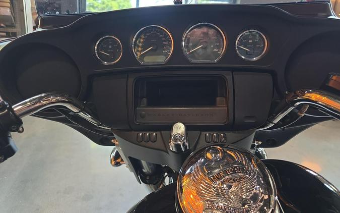 2000 Harley-Davidson® Electra Glide® Standard FLHT