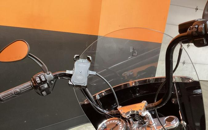 2018 Harley-Davidson® FLHCS - Softail® Heritage Classic 114