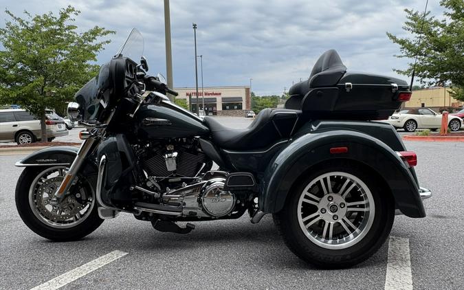 2020 Tri Glide Ultra Spruce