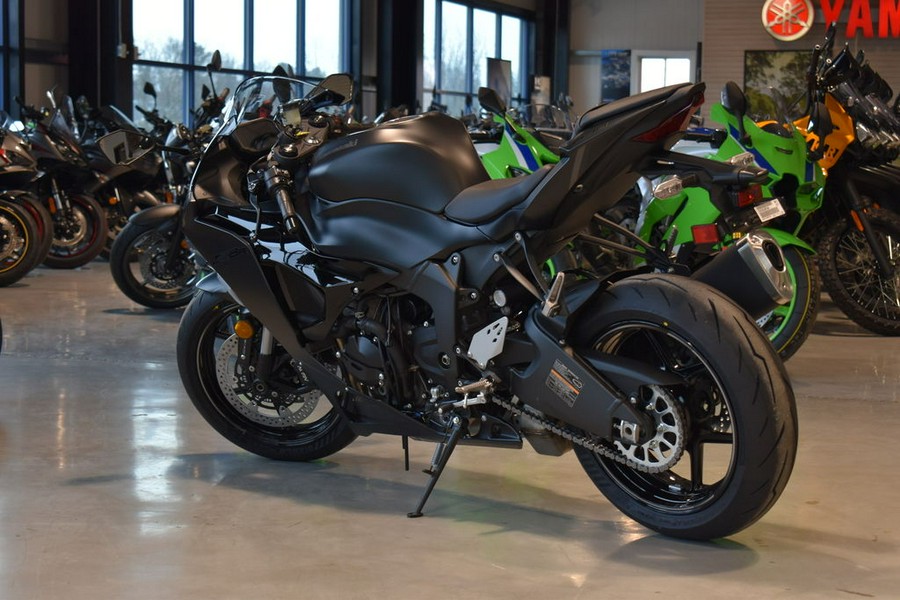 2024 Kawasaki Ninja® ZX™-6R ABS Metallic Flat Spark Black/Ebony