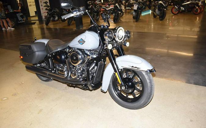 2026 Harley-Davidson Softail FLHC - Heritage Classic