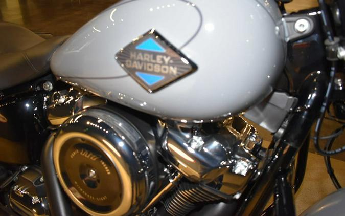 2026 Harley-Davidson Softail FLHC - Heritage Classic