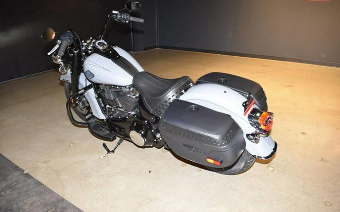 2026 Harley-Davidson Softail FLHC - Heritage Classic