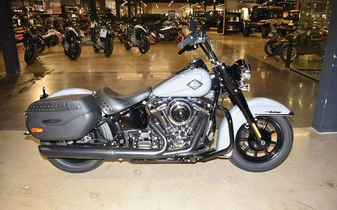 2026 Harley-Davidson Softail FLHC - Heritage Classic