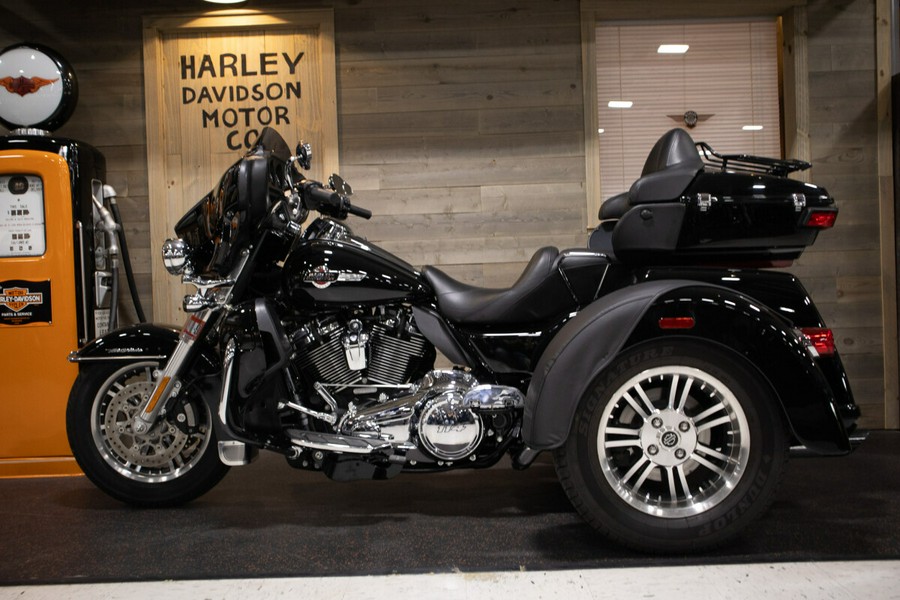 2022 Tri Glide® Ultra (FLHTCUTG)