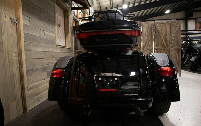 2022 Tri Glide® Ultra (FLHTCUTG)