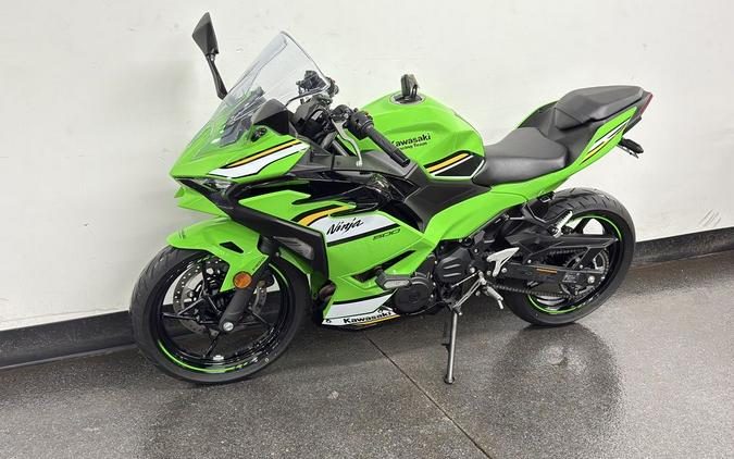 2025 Kawasaki Ninja® 500 KRT Edition SE ABS