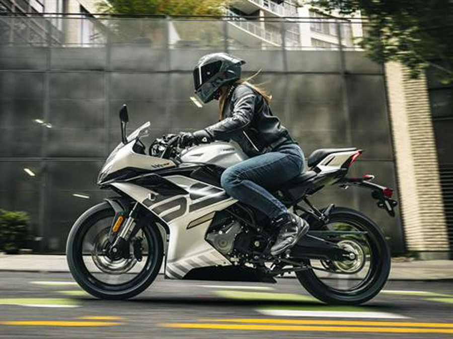 2026 CFMOTO 300SS