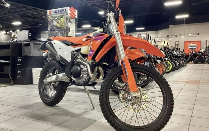 2024 KTM 500 EXC-F Six Days First Look [Fast Facts]