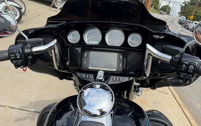 2015 Harley-Davidson Ultra Limited Shrine FLHTK