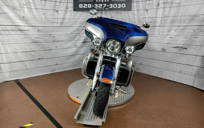 2017 Harley-Davidson Ultra Limited Two-Tone Superior Blue/Billet Silver