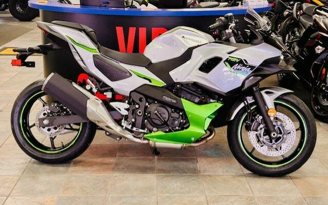 2024 Kawasaki Ninja 7 Hybrid First Look [12 Fast Facts; 40 Pics]