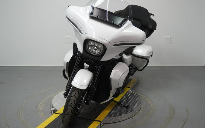 2026 Harley-Davidson® Street Glide Limited White Onyx Pearl Black Trim