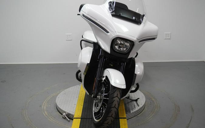2026 Harley-Davidson® Street Glide Limited White Onyx Pearl Black Trim