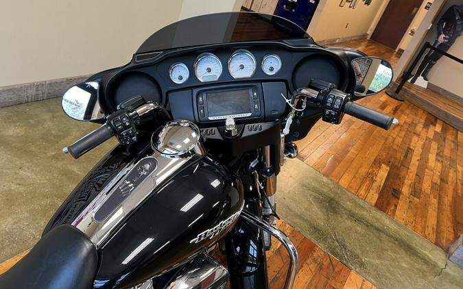 Used 2018 Harley-Davidson Street Glide Grand American Touring Motorcycle For Sale Near Memphis, TN