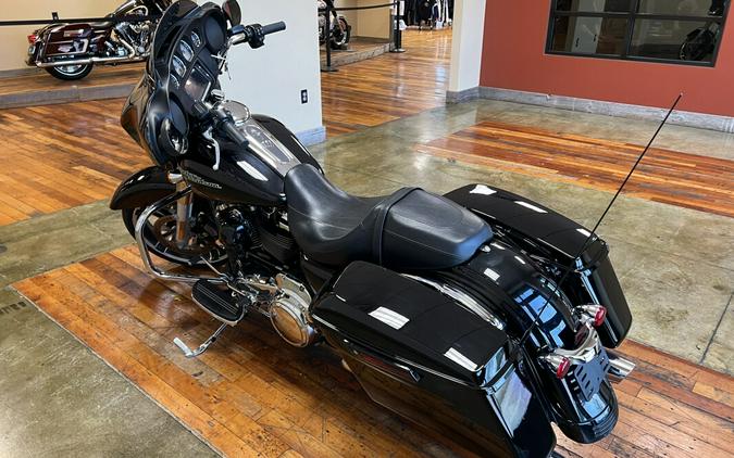 Used 2018 Harley-Davidson Street Glide Grand American Touring Motorcycle For Sale Near Memphis, TN