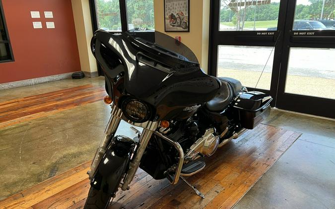 Used 2018 Harley-Davidson Street Glide Grand American Touring Motorcycle For Sale Near Memphis, TN