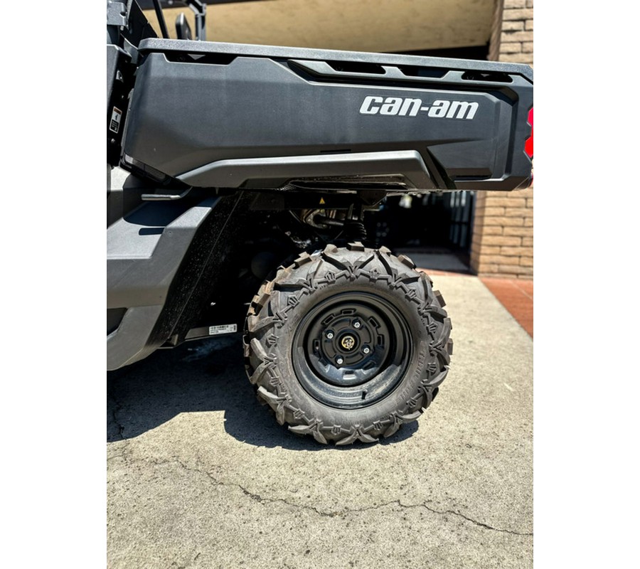 2023 Can-Am™ Defender MAX HD7