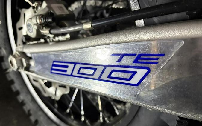 2025 Husqvarna® TE 300 Heritage