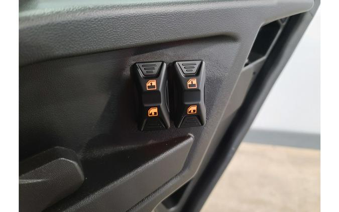 2026 Can-Am Defender MAX DPS™ CAB HD10