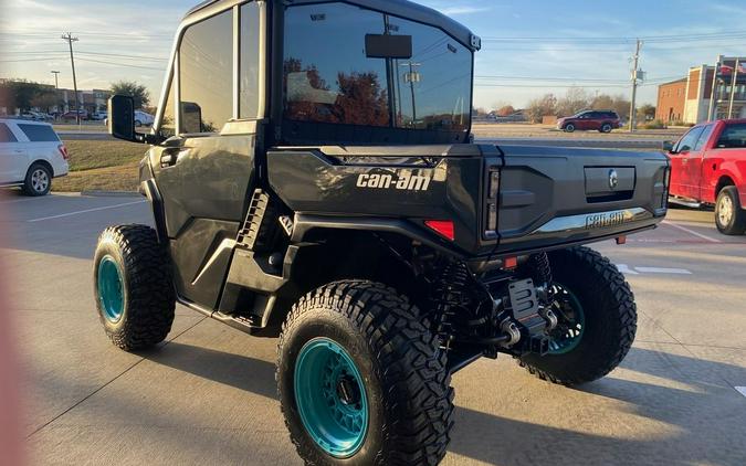 2026 Can-Am® Defender XT CAB HD11