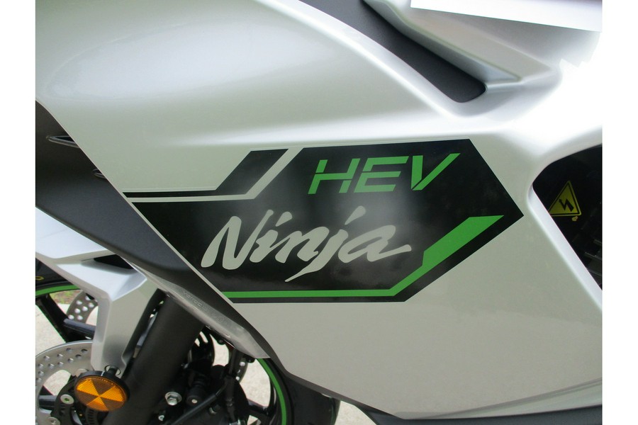 2024 Kawasaki NINJA 7 HYBRID