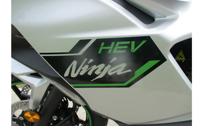 2024 Kawasaki NINJA 7 HYBRID