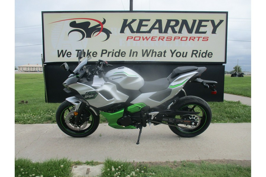 2024 Kawasaki NINJA 7 HYBRID