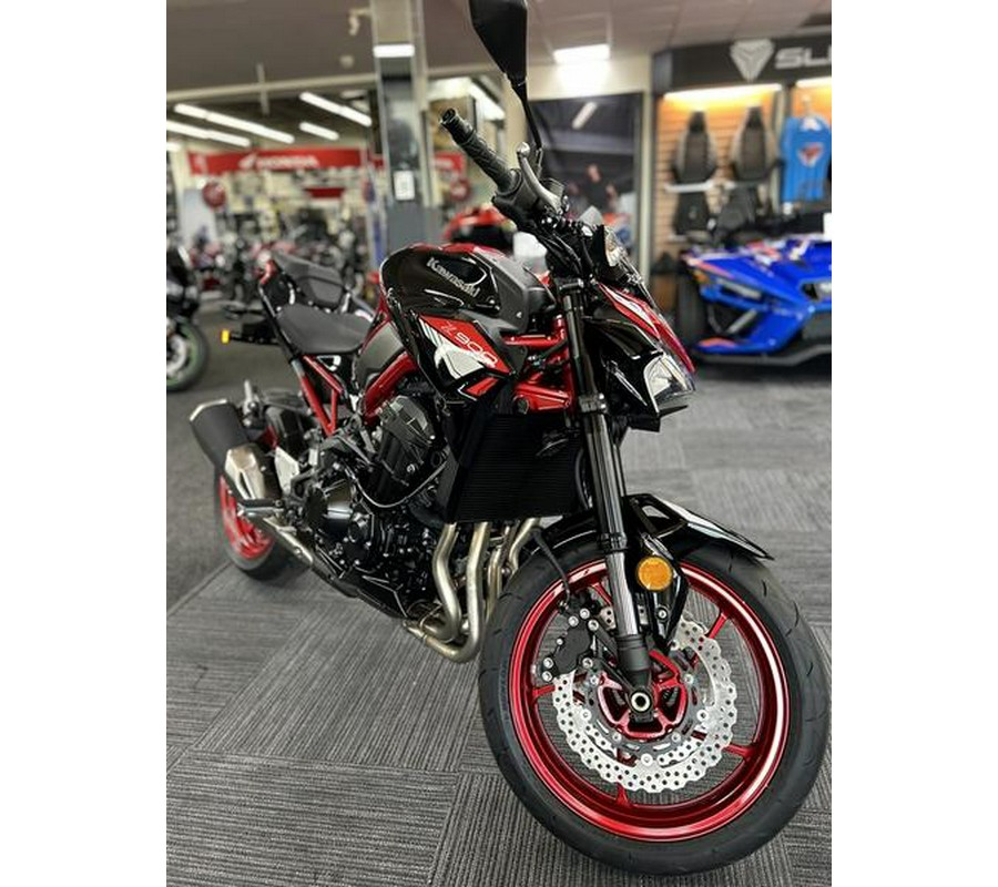 2024 Kawasaki Z900 ABS Candy Persimmon Red/Ebony