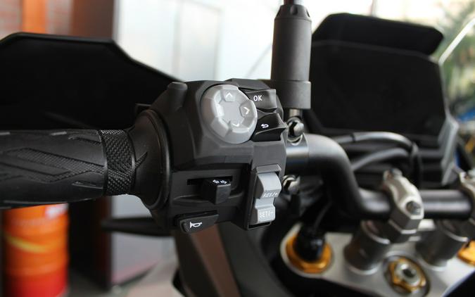 2025 Suzuki GSX-S 1000GX+