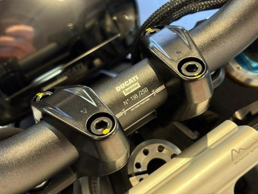 2025 Ducati Streetfighter V4 Supreme