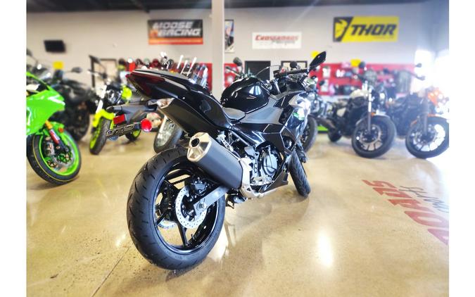 2025 Kawasaki Ninja® 500 SE ABS