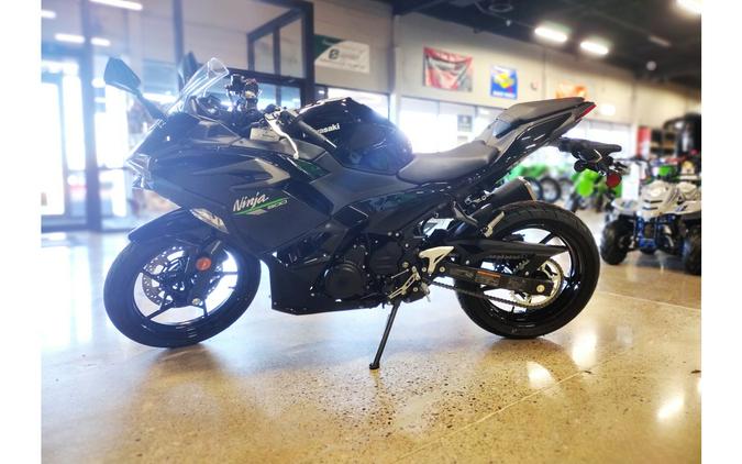2025 Kawasaki Ninja® 500 SE ABS