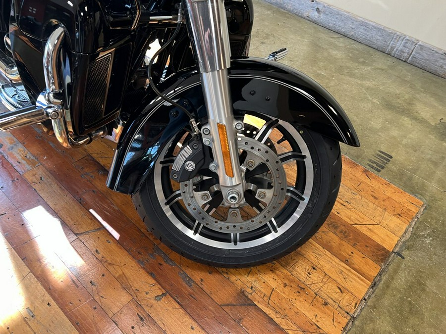 Used 2016 Harley-Davidson Road Glide Ultra Touring Motorcycle For Sale Near Memphis, TN