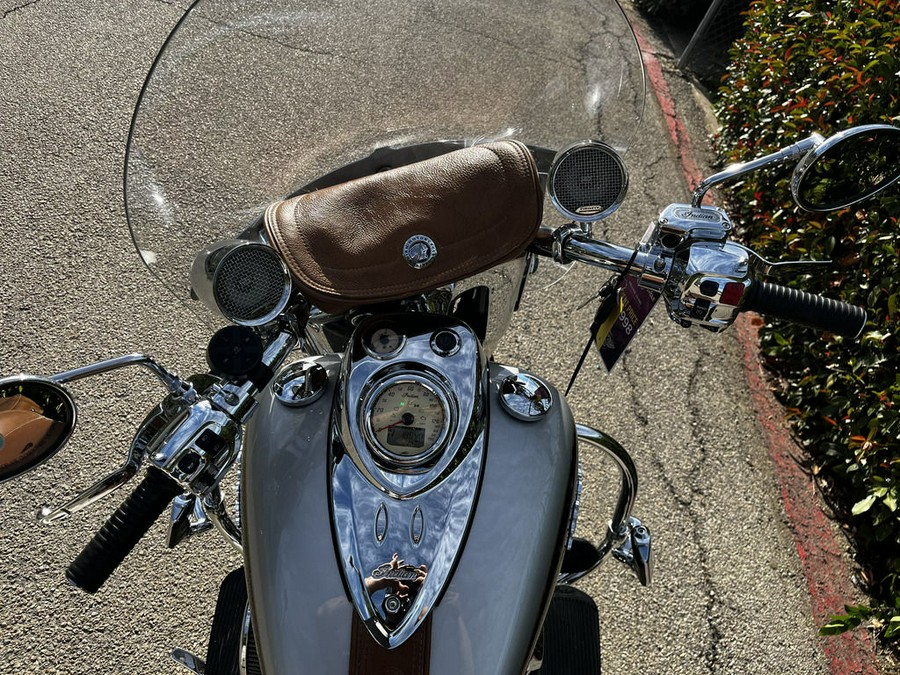 2016 Indian Motorcycle® Chief® Vintage Star Silver and Thunder Black