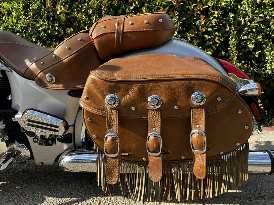 2016 Indian Motorcycle® Chief® Vintage Star Silver and Thunder Black