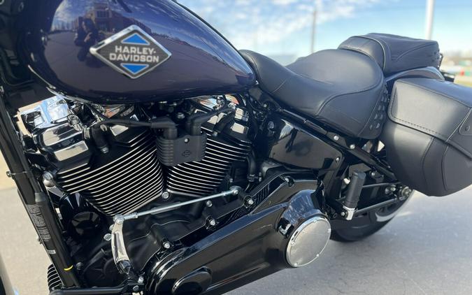 2026 Harley-Davidson® FLHC Heritage Classic, Purple Abyss