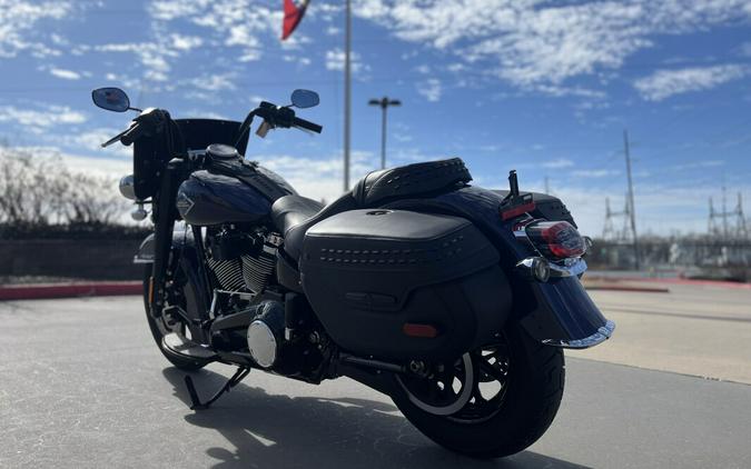 2026 Harley-Davidson® FLHC Heritage Classic, Purple Abyss