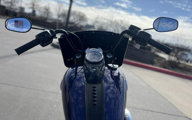 2026 Harley-Davidson® FLHC Heritage Classic, Purple Abyss