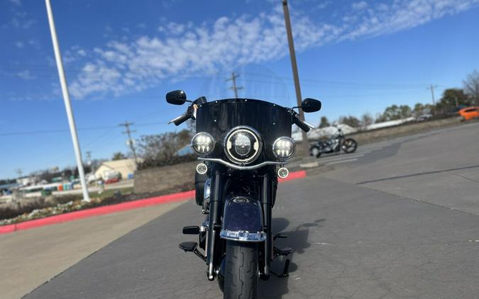 2026 Harley-Davidson® FLHC Heritage Classic, Purple Abyss