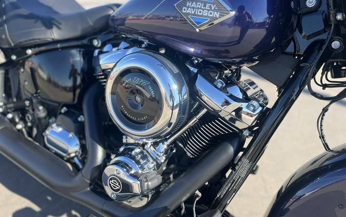 2026 Harley-Davidson® FLHC Heritage Classic, Purple Abyss