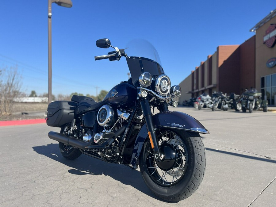 2026 Harley-Davidson® FLHC Heritage Classic, Purple Abyss