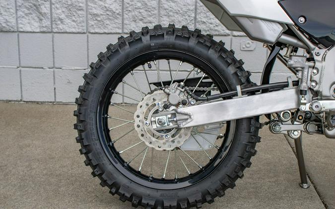 2027 Kawasaki KLX®140R L