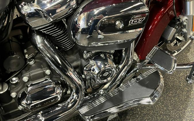 2017 Harley-Davidson® Road Glide® Special Hard Candy Custom™ Hot Rod Red Flake FLTRXS