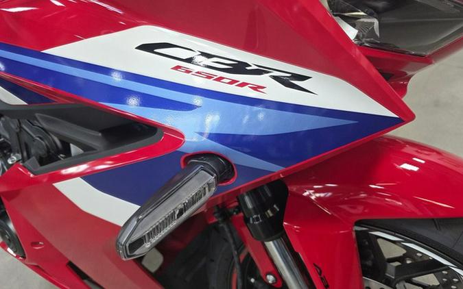 2026 Honda CBR650R E-Clutch