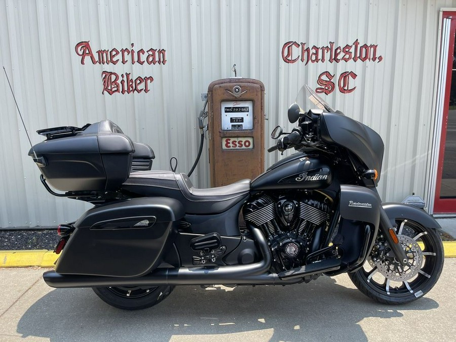 2023 Indian Motorcycle® Roadmaster® Dark Horse® Black Smoke